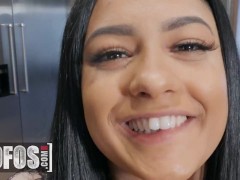 Mofos - Serena Santos Is Way Too Sexy To Miss A Chance, And Who Cares That She Is Cousin's Girl? - Screenshot 2 of 16 - Porhub