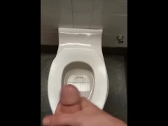 Perfect nutshot in airport bathroom😂