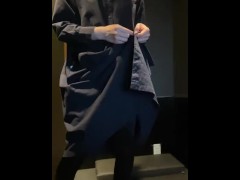 淫乱OLが休日にネットカフェでオナニー④