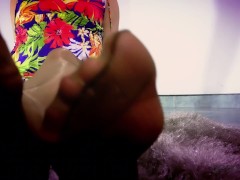 me corro en mi pantyhose - Screenshot 13 of 16 - High Heels Stockings