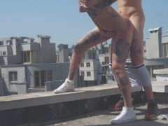 HOT BABE SQUIRTS ON ABANDONED ISLAND WHILE ESCAPING WAR