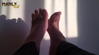 THE GOLDEN HOUR - THE ART OF FEET - MANLYFOOT