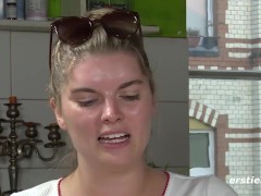 Azubi aus Düsseldorf masturbiert leidenschaftlich vor Kamera