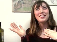 Amateur Student From the USA Masturbates With a Dildo