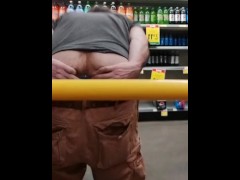 Quick flash in the middle of the store