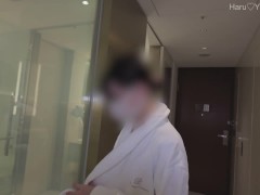 【素人】色白美乳女子◯生♡バスルームでおっぱいをガラスに押し付けイキ狂い♡膣内射精 女子大生/美少女/スタイル抜群/色白/美乳/素人カップル/パイパン/ハメ撮り/立ちバック/일본여대생과 질내사정섹스 - Screenshot 1 of 16 - 無 修正 美少女