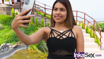 Petite venezolana realiza tik toks en la calle, y es abordada por morboso peruano desconocido