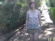Preview 2 of 【個人撮影】可愛い彼女が人の居る大きめの公園でドキドキ露出しながらオナニーしちゃう♡Outdoor exposure in the park and masturbation.