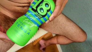 [Amateur japonais] Masturbation violente avec des jouets pour adultes. Éjaculation massive.