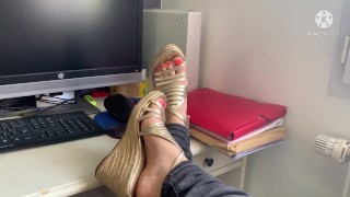 Foot Fetish Listens To The Secretary In Heels