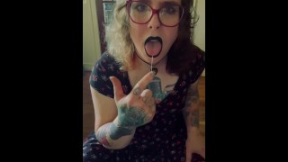 Emo Trans Girl CaptainPhassma Cums sulla faccia di papà POV dopo un allevamento! Chiacchiere sporche e teaser di sperma!