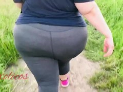 Chasing Big booty  - Screenshot 11 of 16 - Public