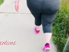 Chasing Big booty  - Screenshot 9 of 16 - Latina