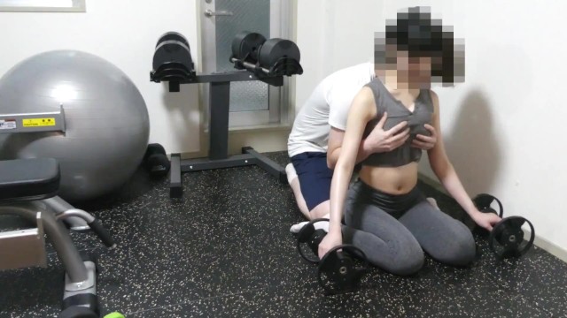 【個人撮影】テニスサークルの新入生をジムに誘い！禁断の時間を止め！なめ放題やり放題！我慢できず〇〇！