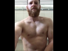 Bearded ginger muscle guy wank his cock