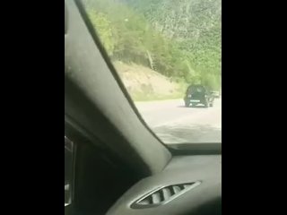 Masturbando no Carro Em Uma Rua Movimentada Durante Minha Viagem