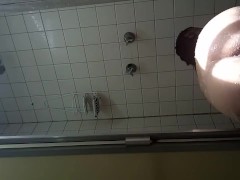 Video I go in to pee and I meet this beautiful woman in the shower and I can't stand it and I fuck her I d