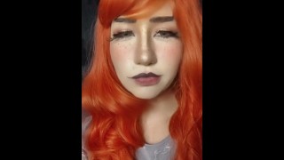 cosplay Pelirroja con grandes tetas es follada y burlada por su novio