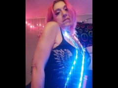 Fun with light! - Screenshot 9 of 16 - Horny Milf