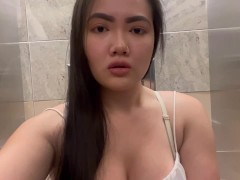 Video Petite Asian Girl recorded herself peeing in public. CLOSE UP.