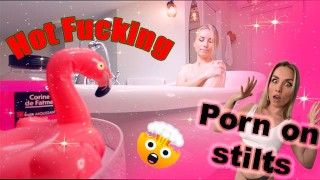 // Jugosa MILF toma un baño de polla // Andre Love // Porno sobre zancos // [4k