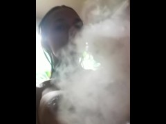 Дымит прямо на свои ШИКАРНЫЕ СИСЬКИ!!! - Screenshot 13 of 16 - Sick