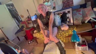 Lésbica com travesti anal duplo