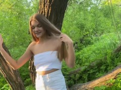 Парень застал писающую девушку и трахнул ее - Screenshot 3 of 16 - Forest