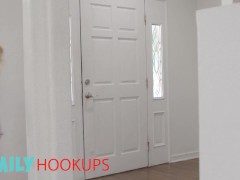 Video Family Hook Ups - Sexy Emma Starletto Catches Her Dad's Old Friend Ryan Masturbating & Joins Him