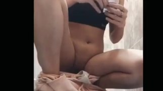 Ir a comprar la merienda. Y terminar comiendola. Pasaron cosas en el proceso