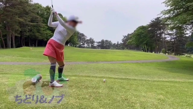 ノーパン＆ノーブラでゴルフをする美人日本人女性