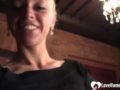 Video Blonde from the bar shows off her body