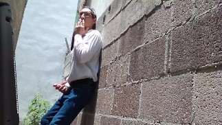 Un oficinista solo se consuela en el callejón del amor por rabaerre