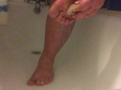 feet cleanin clip
