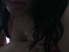 Instruction à la branlette avec un beurette francaise gros seins