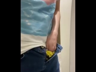 男子大学生のおしっこを盗撮