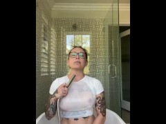 Nice and wet  - Screenshot 10 of 16 - Milf