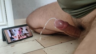 4К Дрочил на парнуху и залил весь пол спермой😱👀