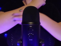 • Arms Scratching • - Screenshot 11 of 16 - Brunette