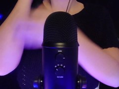 • Arms Scratching • - Screenshot 15 of 16 - Brunette