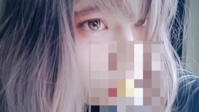 Asian amateur girl lick the bottle like blow job
