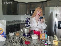 Video Hi Daddy, Im baking some cookies for you, Wanna watch?