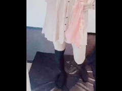 【女装】個室で下着を脱ぐ動画 - Screenshot 10 of 16 - 美人
