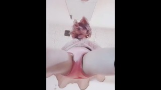 【女装】疑似騎乗位する動画
