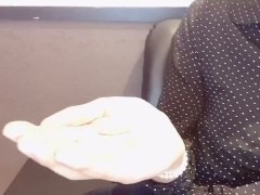 【女装】個室でオナニーする動画