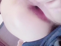【女装】個室でオナニーする動画
