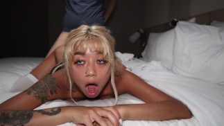 Азиатская тинка Джиа ДиБелла пускает слюни на мой член