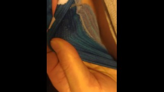 Ziehen Sie eine neue Hose an und ejakulieren Sie innen.