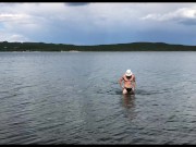 Preview 3 of Jeg svømmer nøgen og rykker ud på en offentlig strand....Jeg tror, de bemærkede mig?!