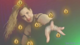 Danse du ventre amateur avec beaucoup d’effets spéciaux - idiot